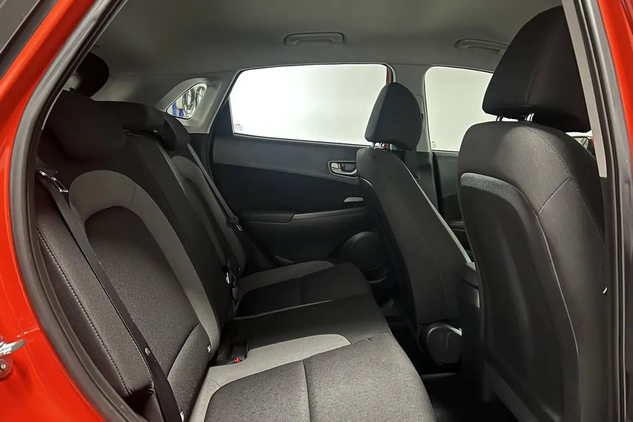 2020 Hyundai Kona Gallery Image 11