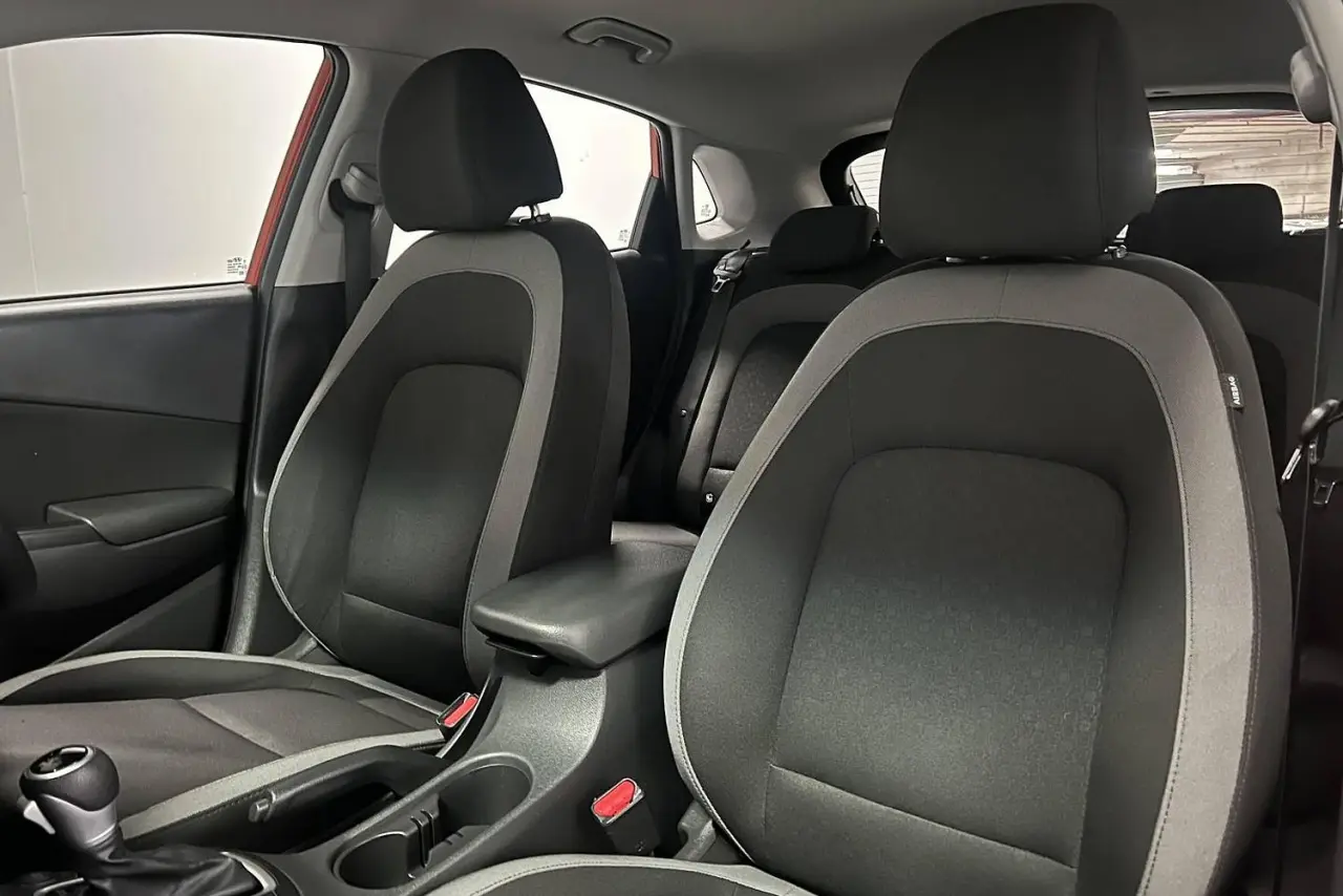 2020 Hyundai Kona Gallery Image 15