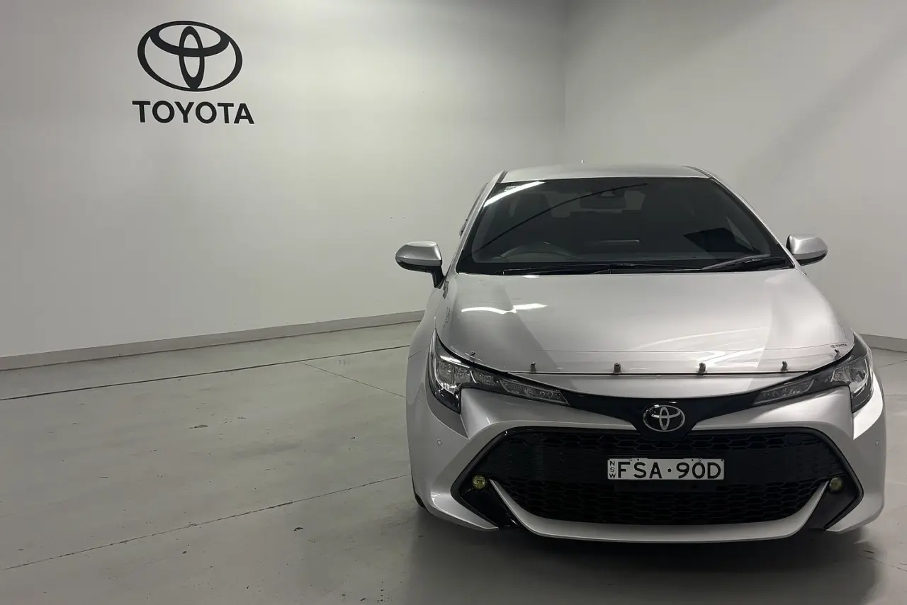 2020 Toyota Corolla Gallery Image 2