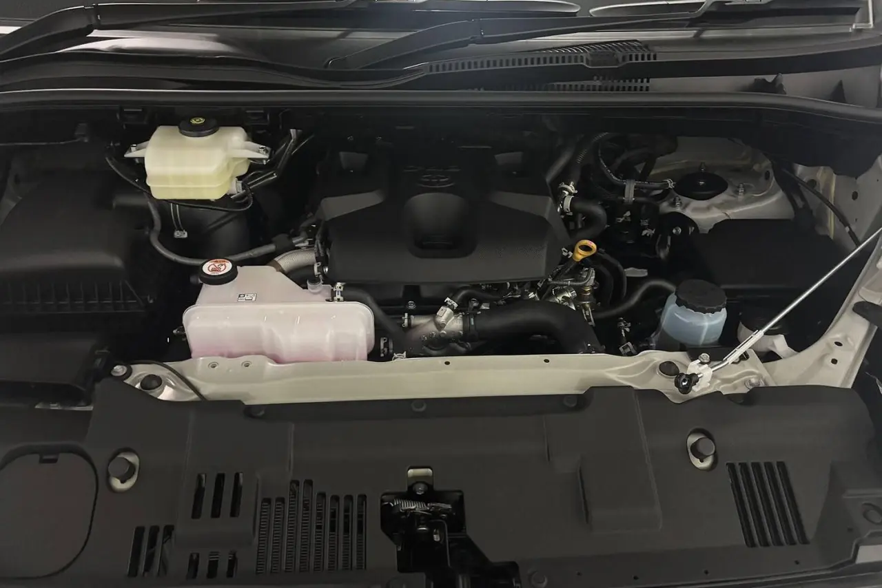 2025 Toyota Hiace Gallery Image 22