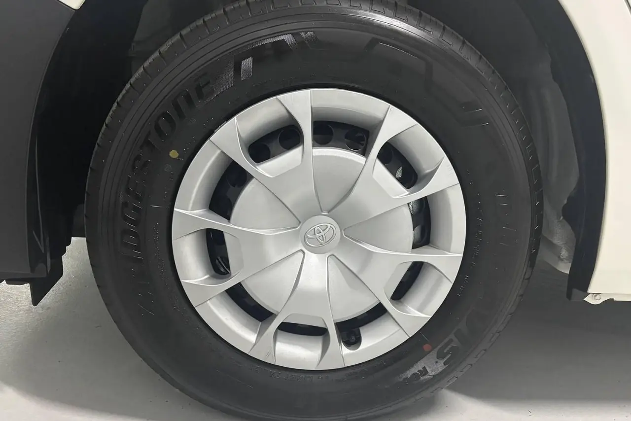 2025 Toyota Hiace Gallery Image 5