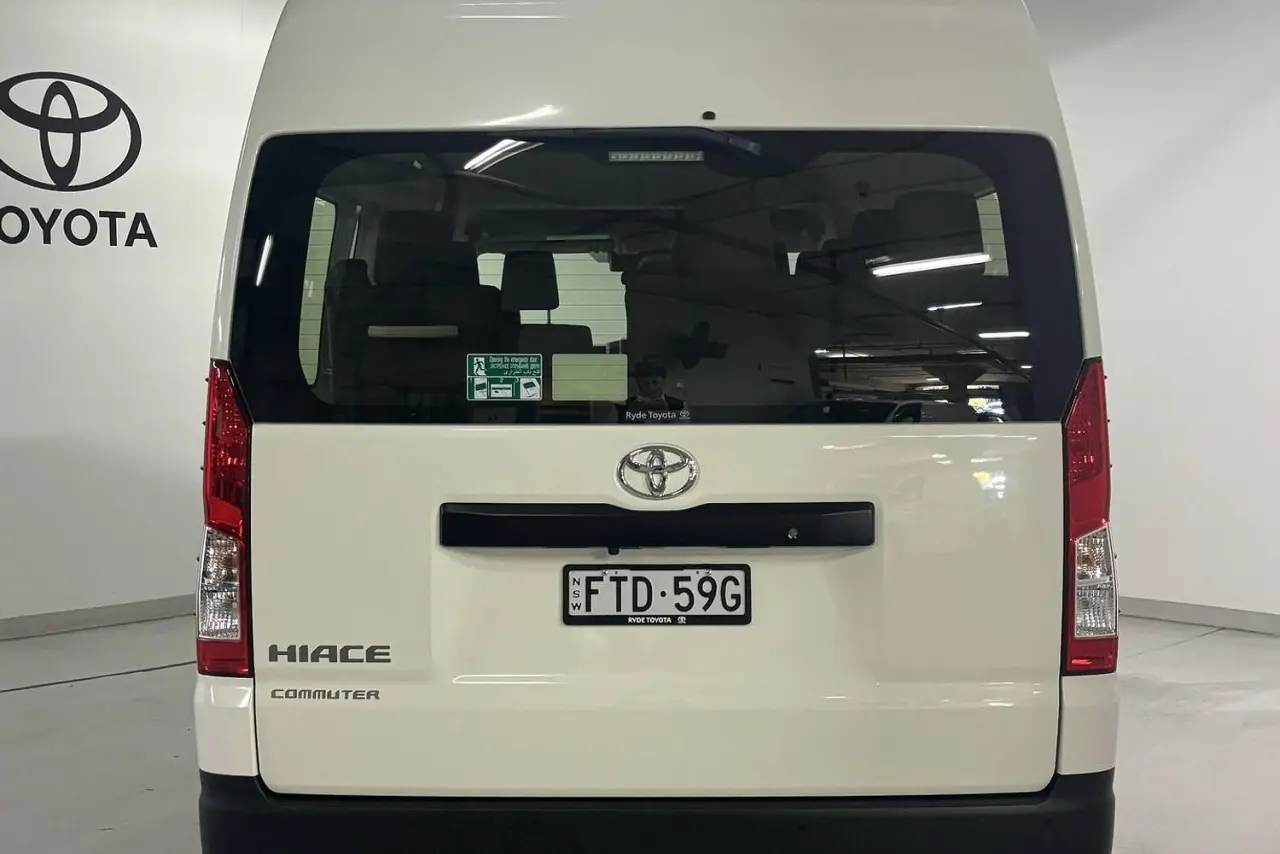 2025 Toyota Hiace Gallery Image 7