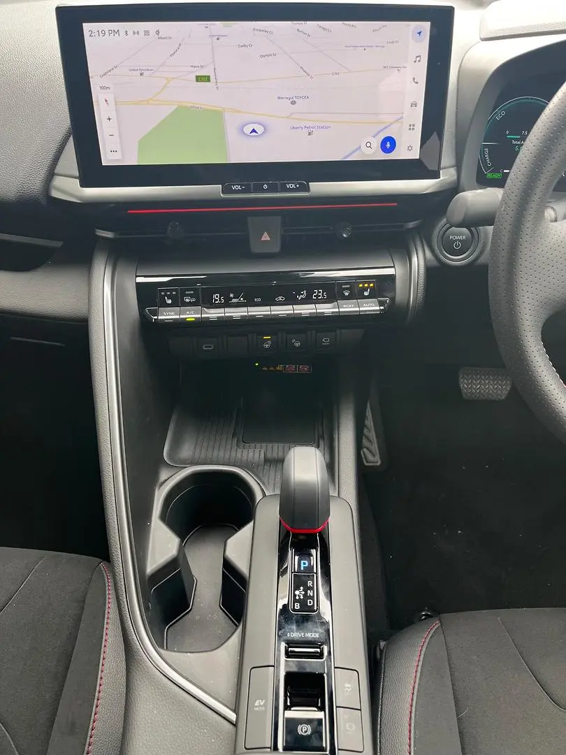 2025 Toyota C-HR Gallery Image 18