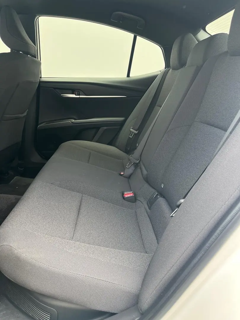 2025 Toyota Camry Gallery Image 8