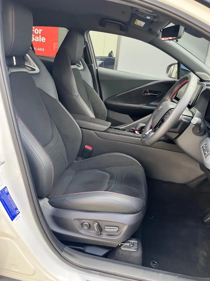 2025 Toyota C-HR Gallery Image 17