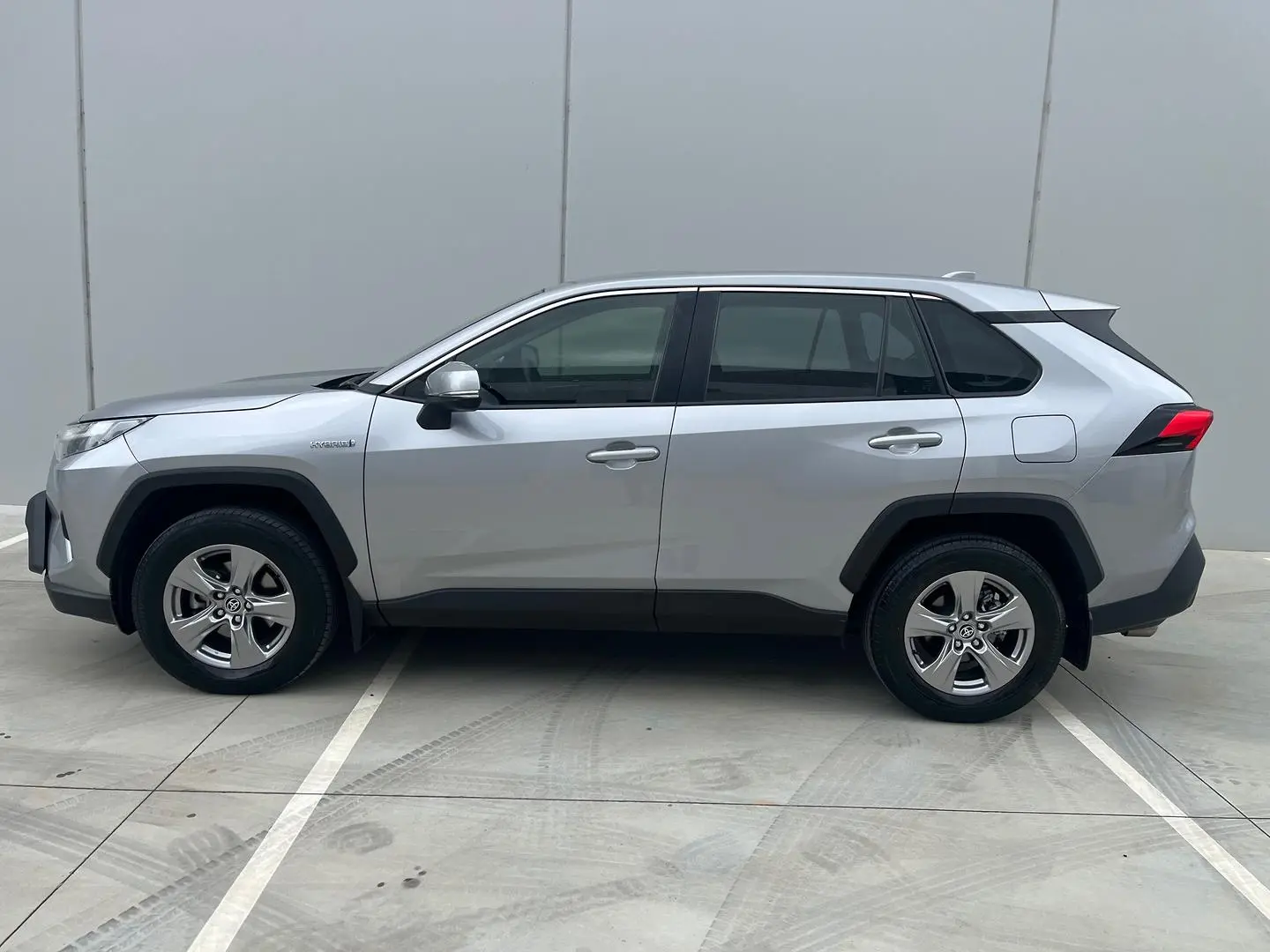 2023 Toyota RAV4 Gallery Image 5