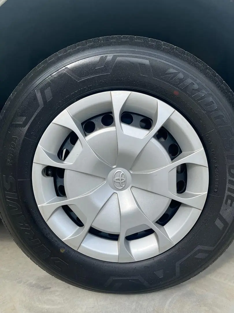 2019 Toyota Hiace Gallery Image 5