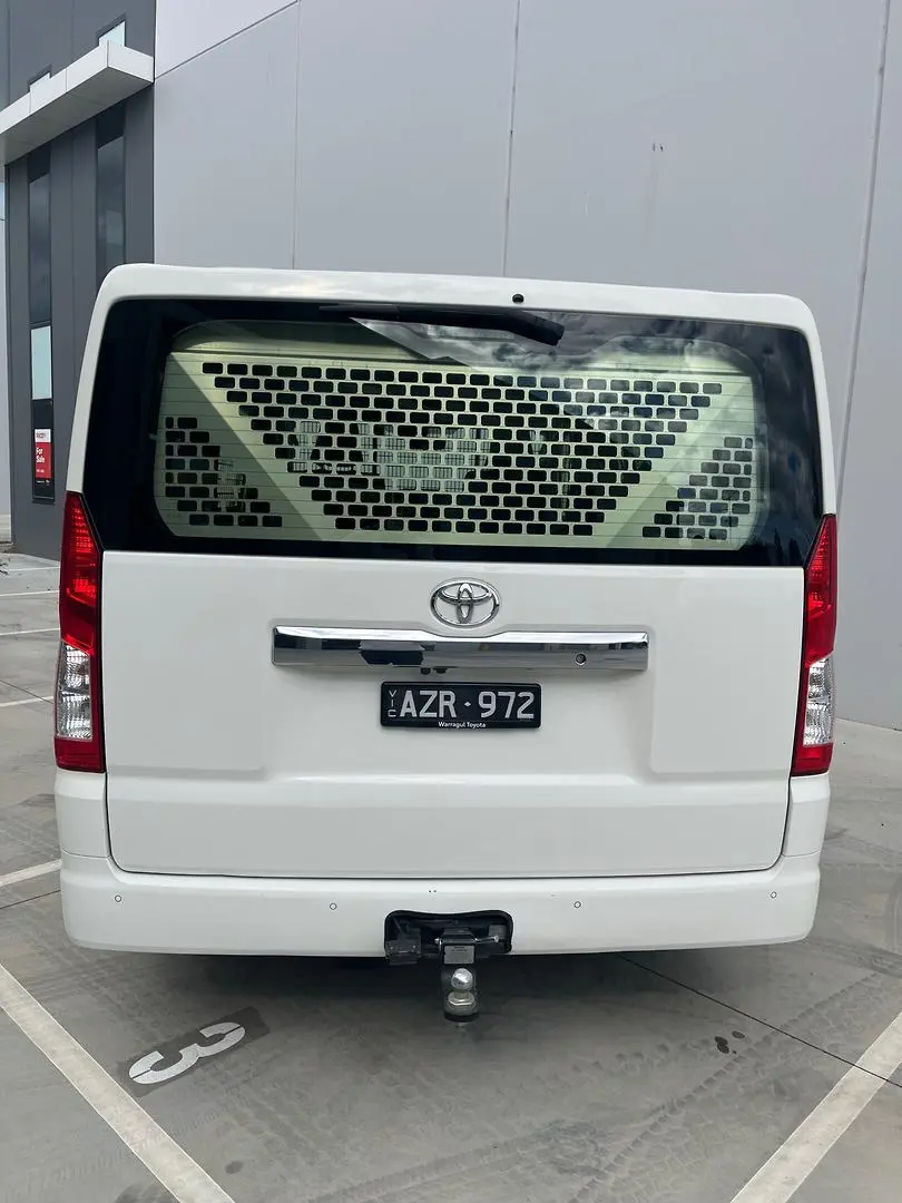2019 Toyota Hiace Gallery Image 10
