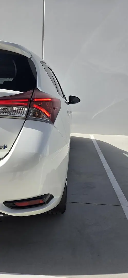2016 Toyota Corolla Gallery Image 10