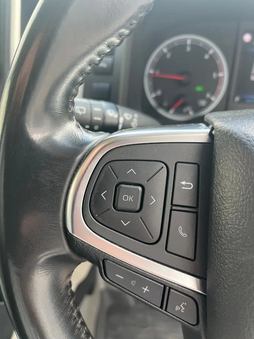 2019 Toyota Hiace Gallery Image 19