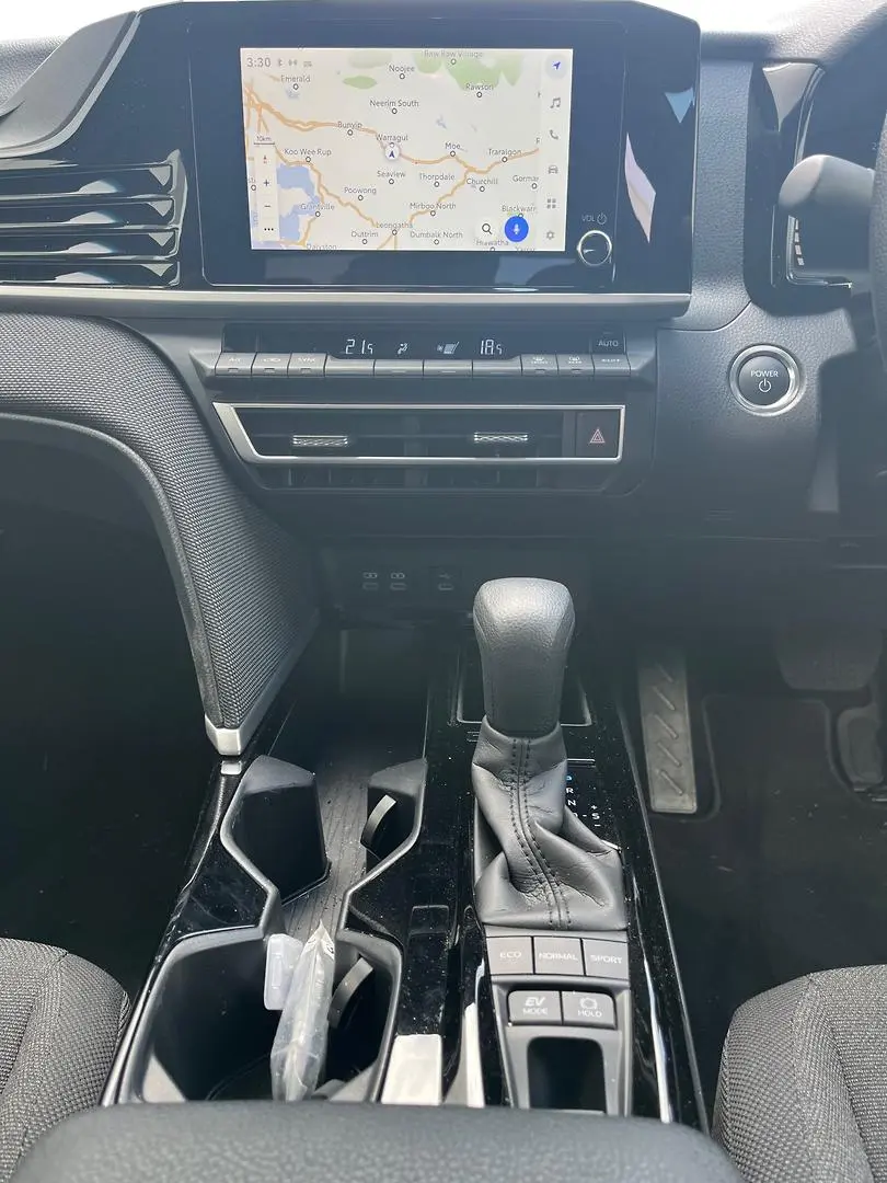 2025 Toyota Camry Gallery Image 19