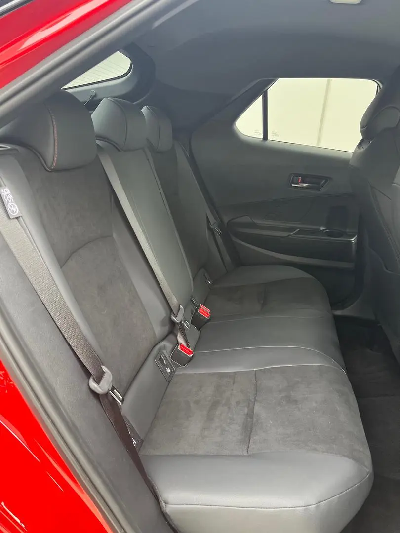 2025 Toyota C-HR Gallery Image 15