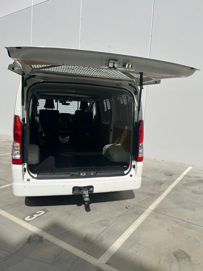 2019 Toyota Hiace Gallery Image 11