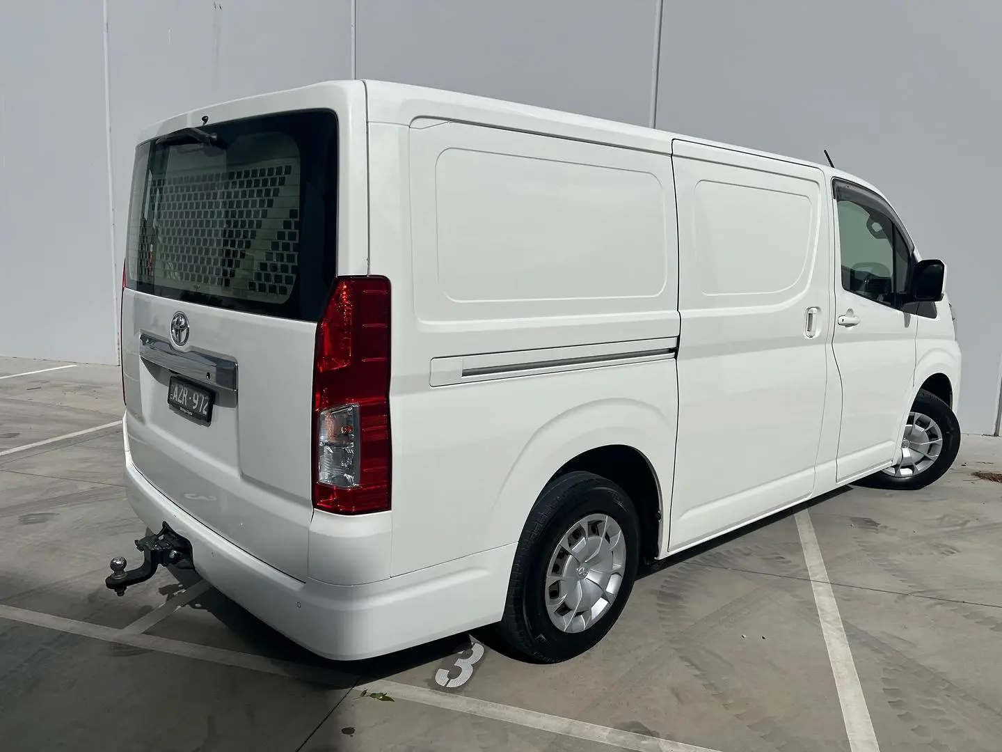 2019 Toyota Hiace Gallery Image 12