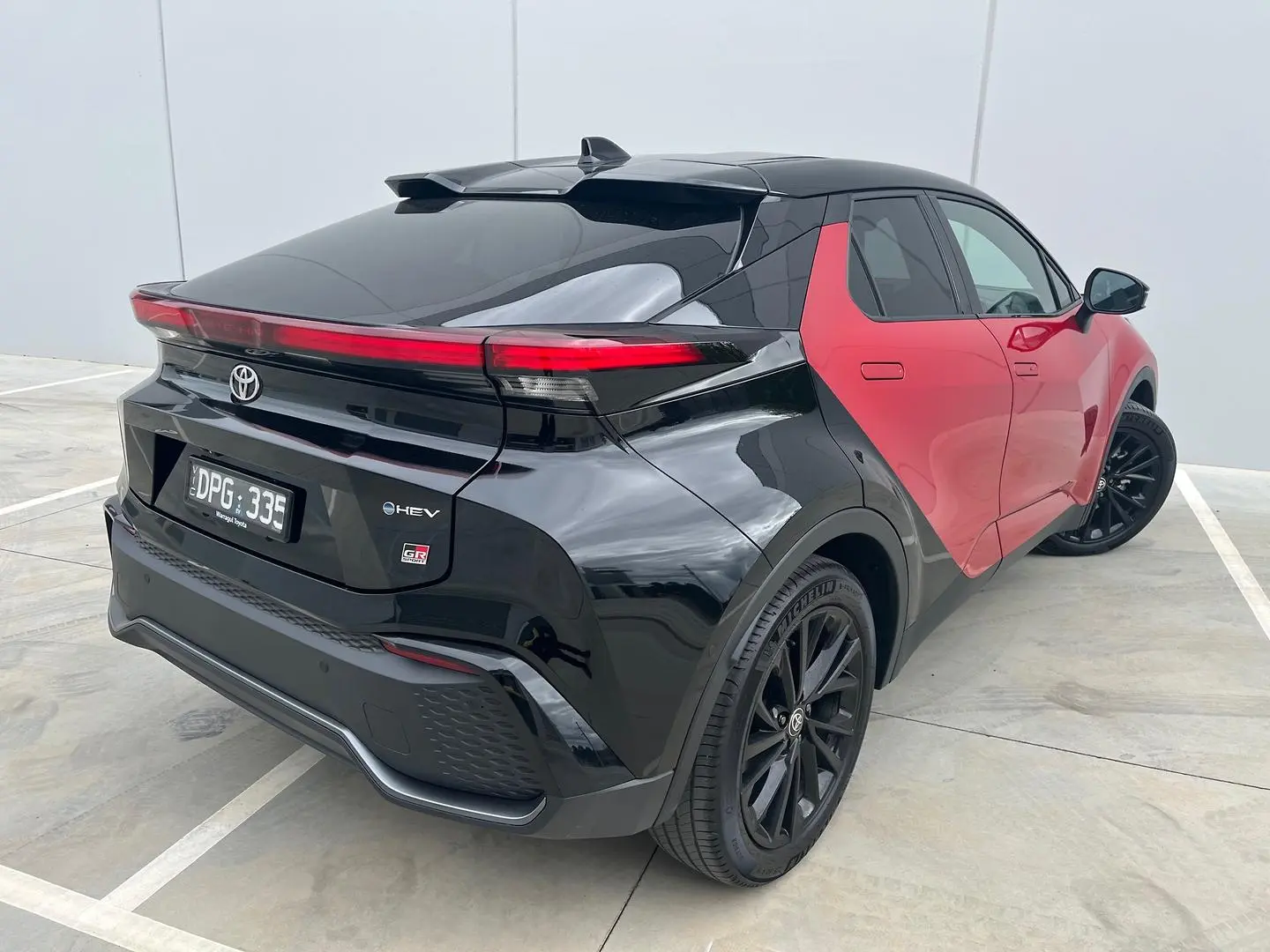 2025 Toyota C-HR Gallery Image 12