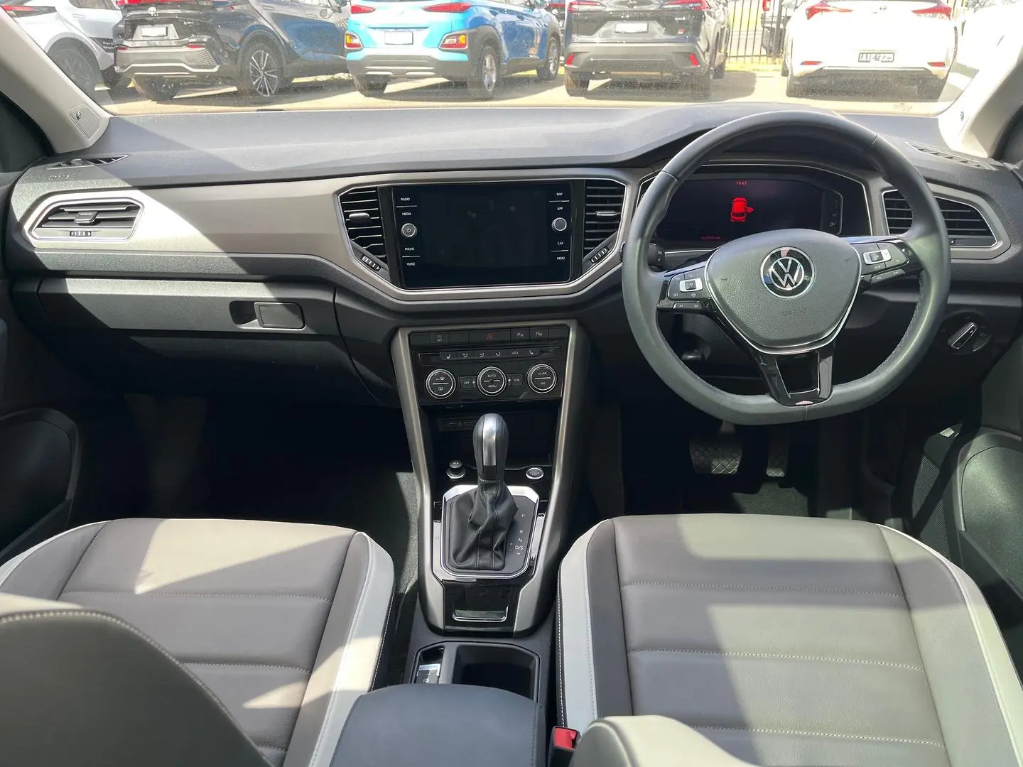 2022 Volkswagen T-Roc Gallery Image 17