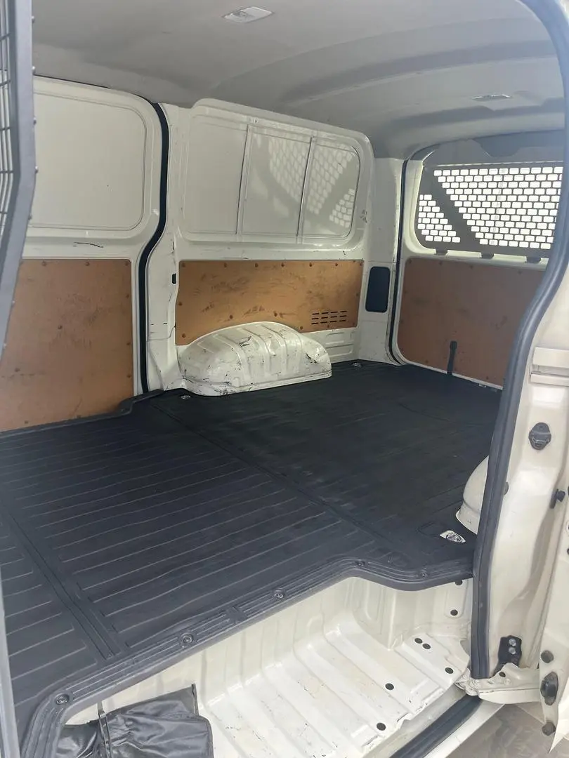 2019 Toyota Hiace Gallery Image 8