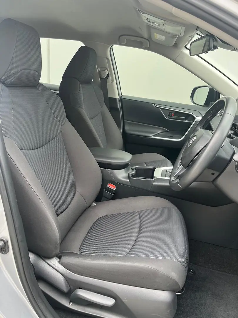 2023 Toyota RAV4 Gallery Image 18