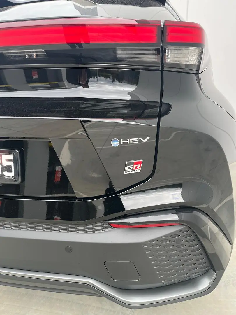 2025 Toyota C-HR Gallery Image 11