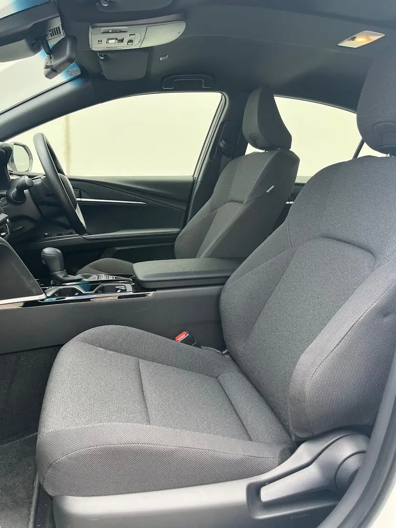 2025 Toyota Camry Gallery Image 7