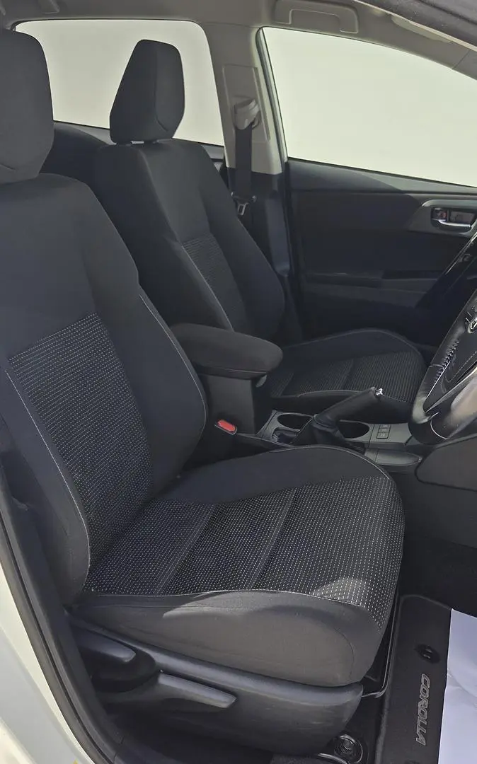 2016 Toyota Corolla Gallery Image 13