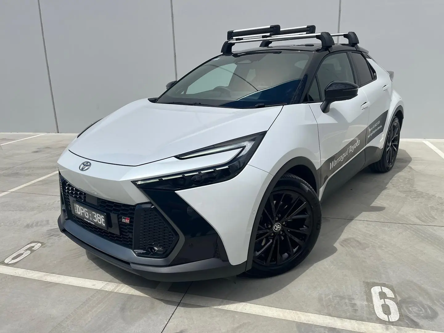 2025 Toyota C-HR Gallery Image 3