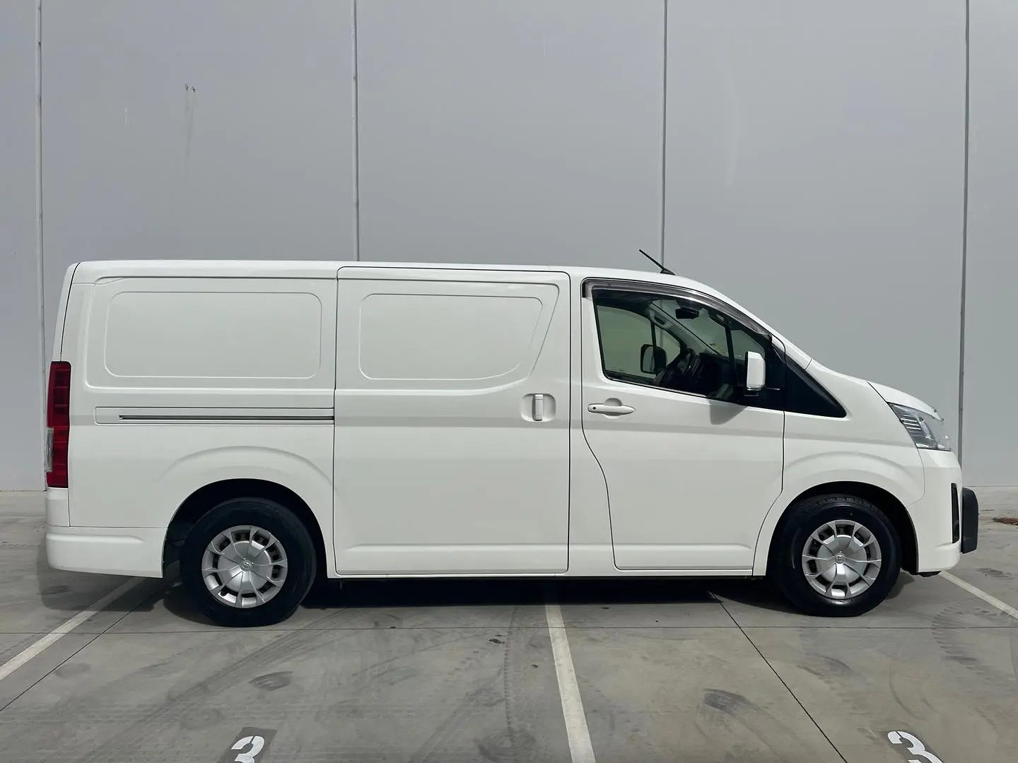 2019 Toyota Hiace Gallery Image 13