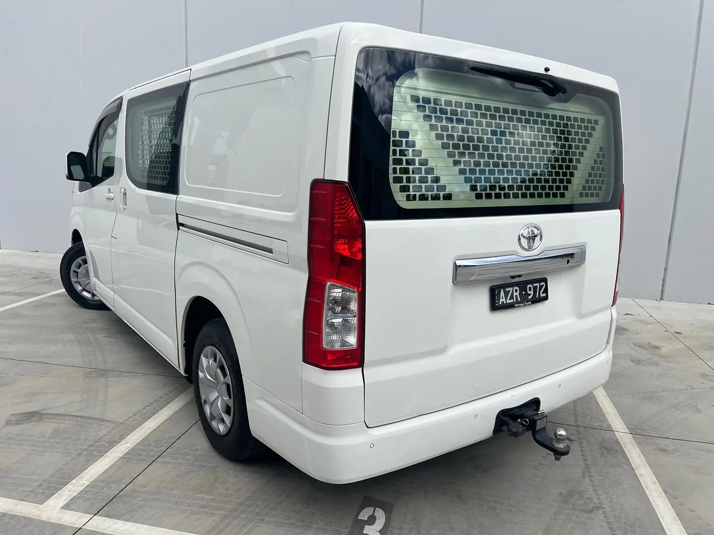 2019 Toyota Hiace Gallery Image 9