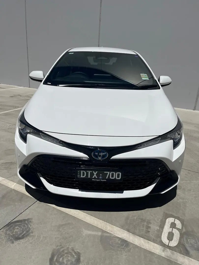 2025 Toyota Corolla Gallery Image 2