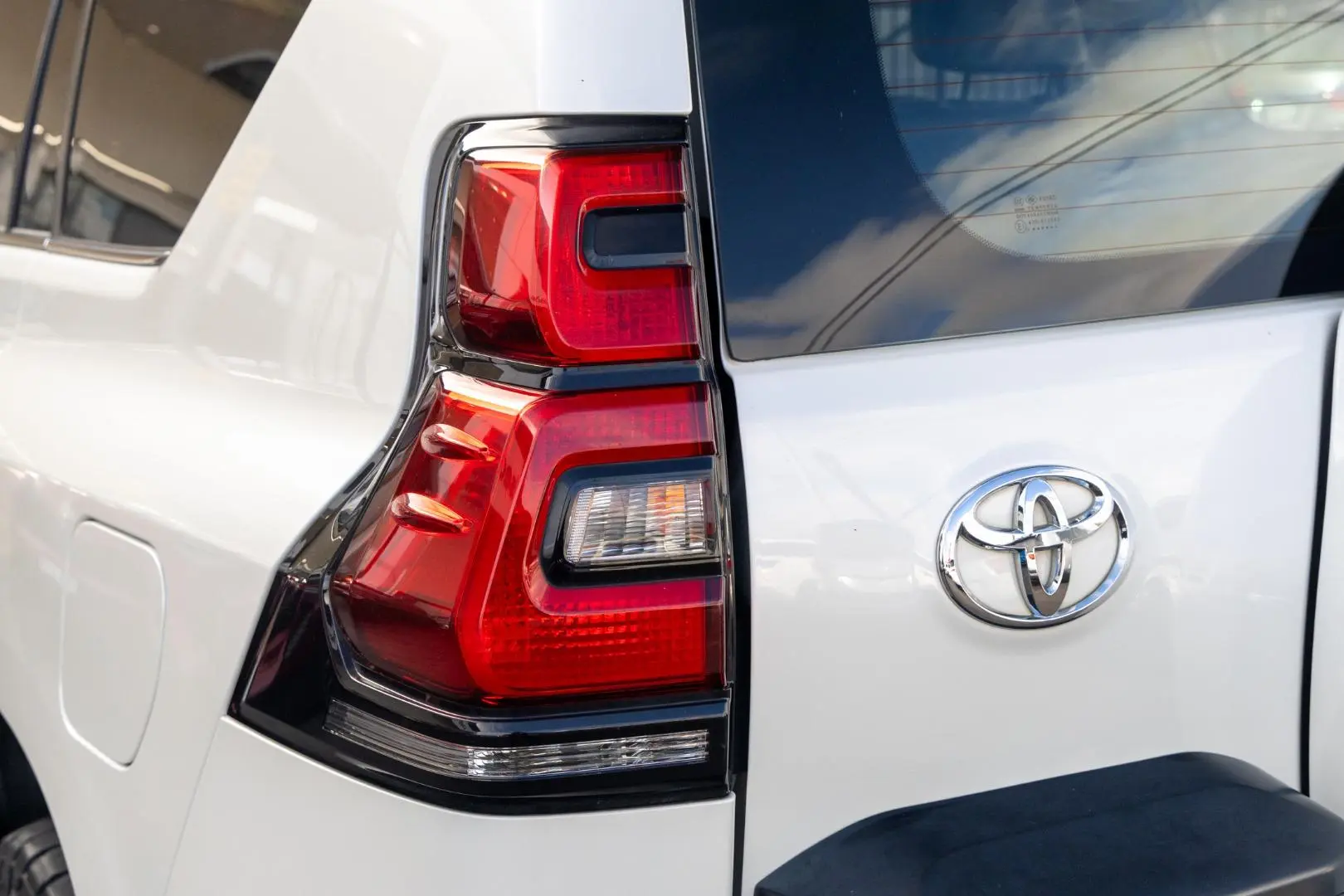 2019 Toyota Landcruiser Prado Gallery Image 20