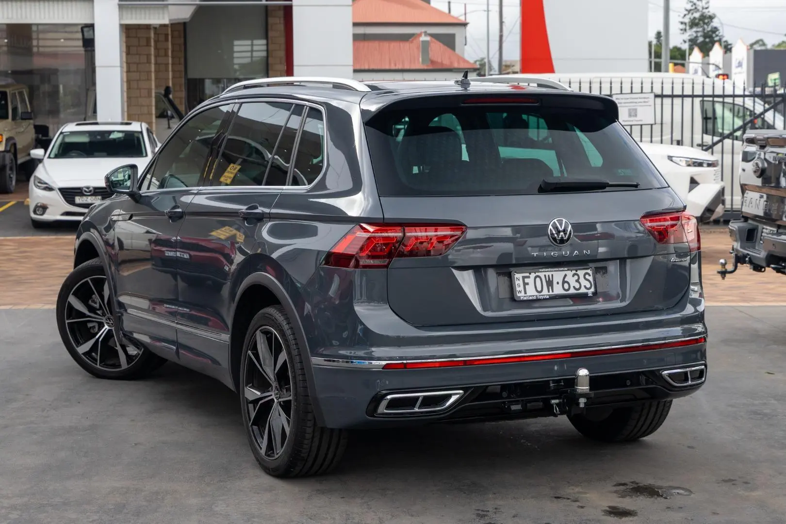 2024 Volkswagen Tiguan Gallery Image 2