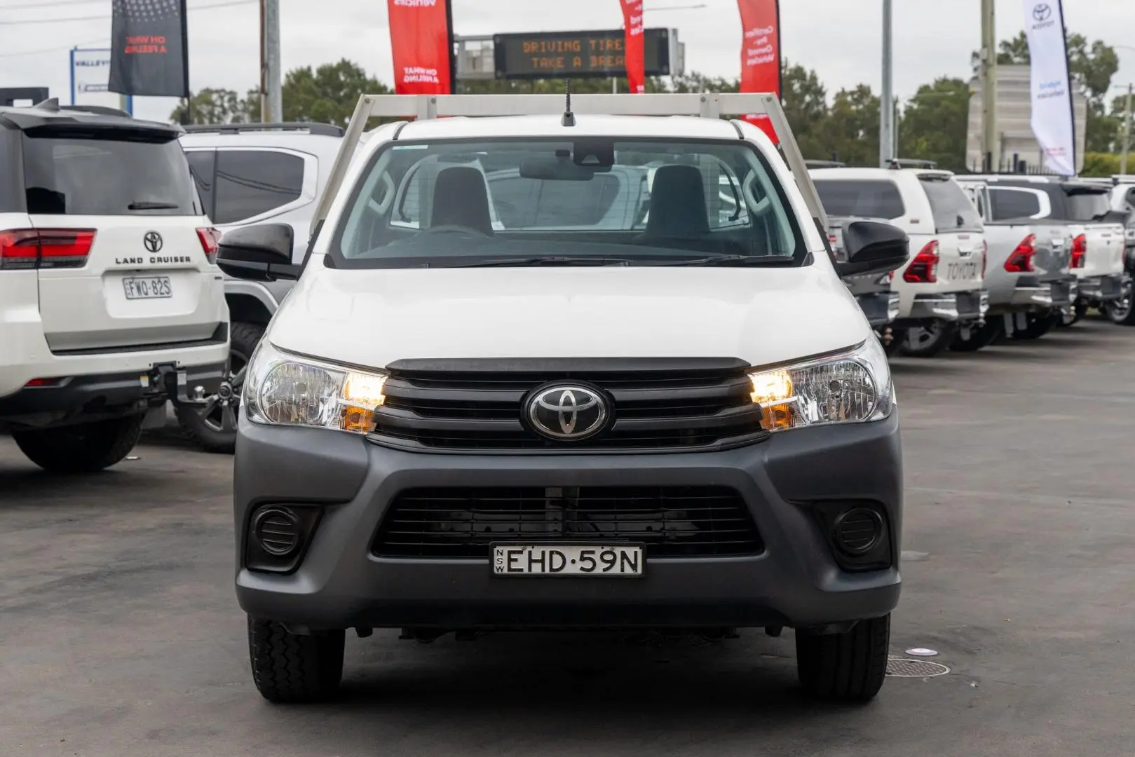 2020 Toyota Hilux Gallery Image 4