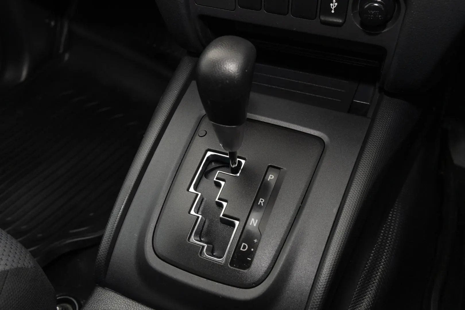 2022 Mitsubishi Triton Gallery Image 15