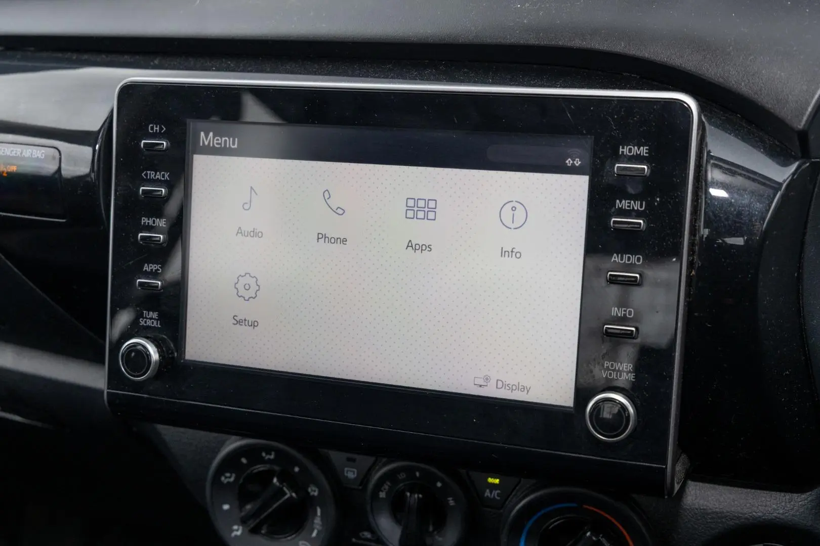 2020 Toyota Hilux Gallery Image 14