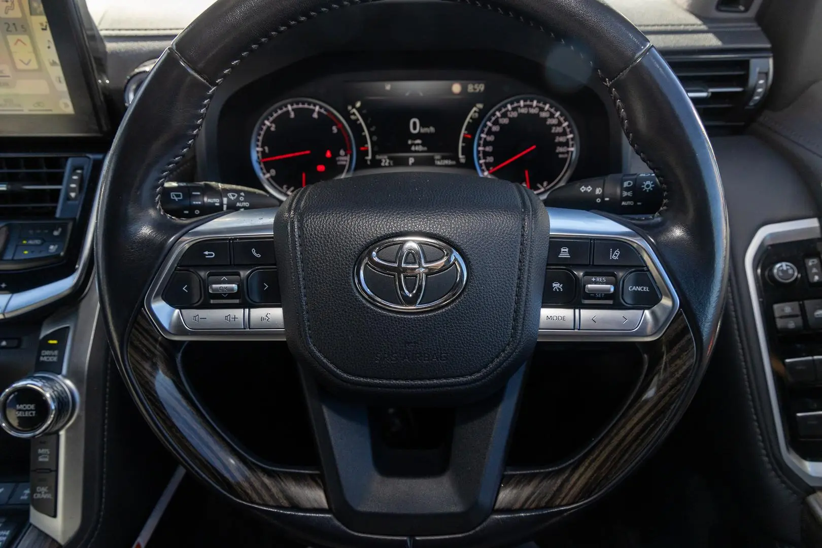 2022 Toyota Landcruiser Gallery Image 10