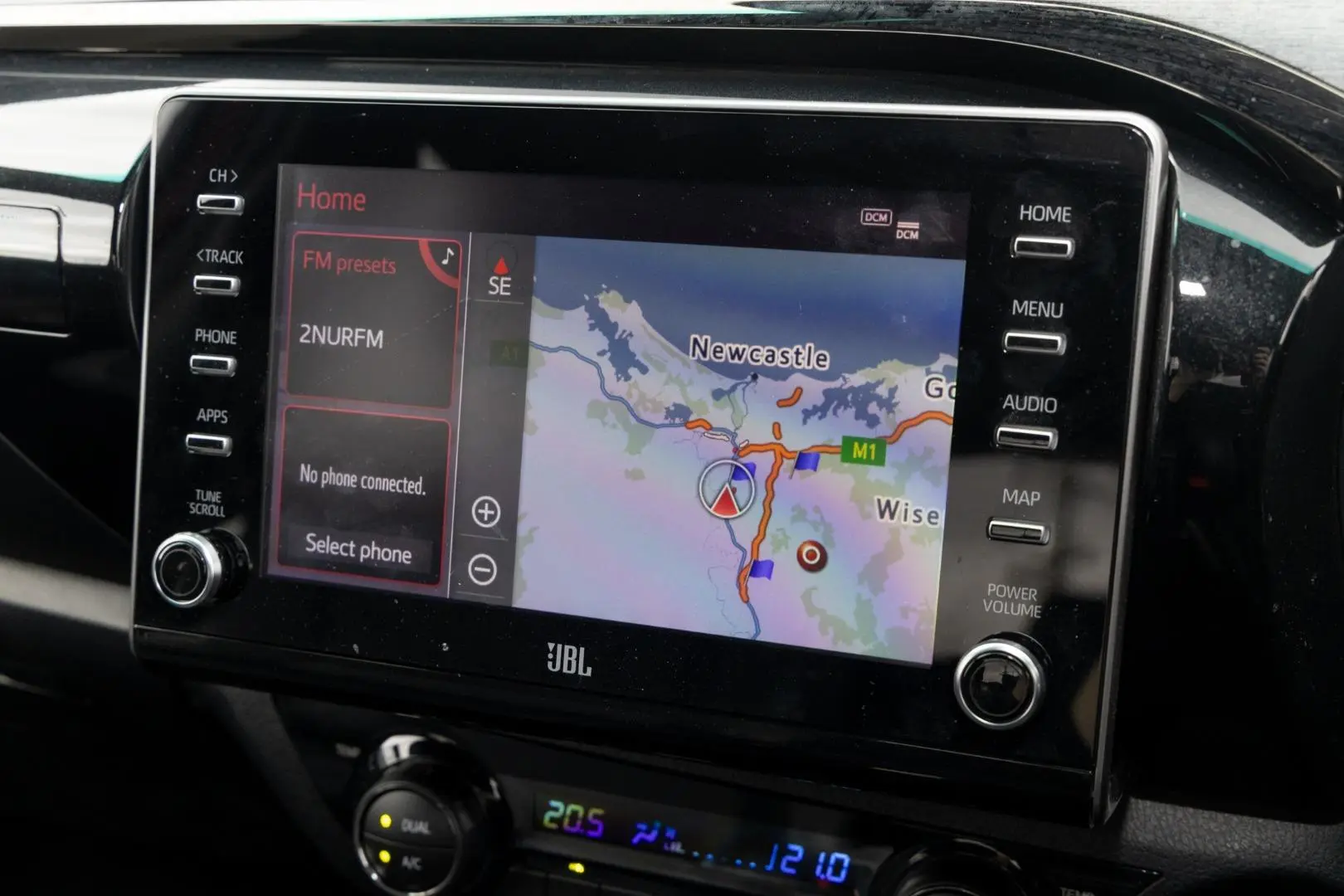 2025 Toyota Hilux Gallery Image 13