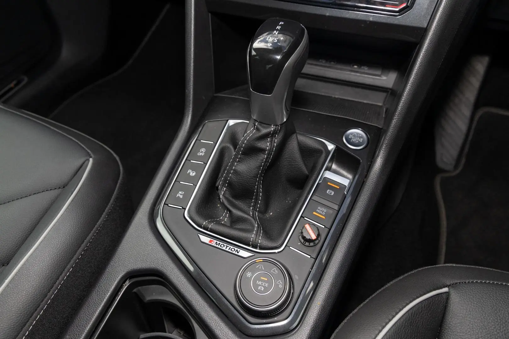 2024 Volkswagen Tiguan Gallery Image 17