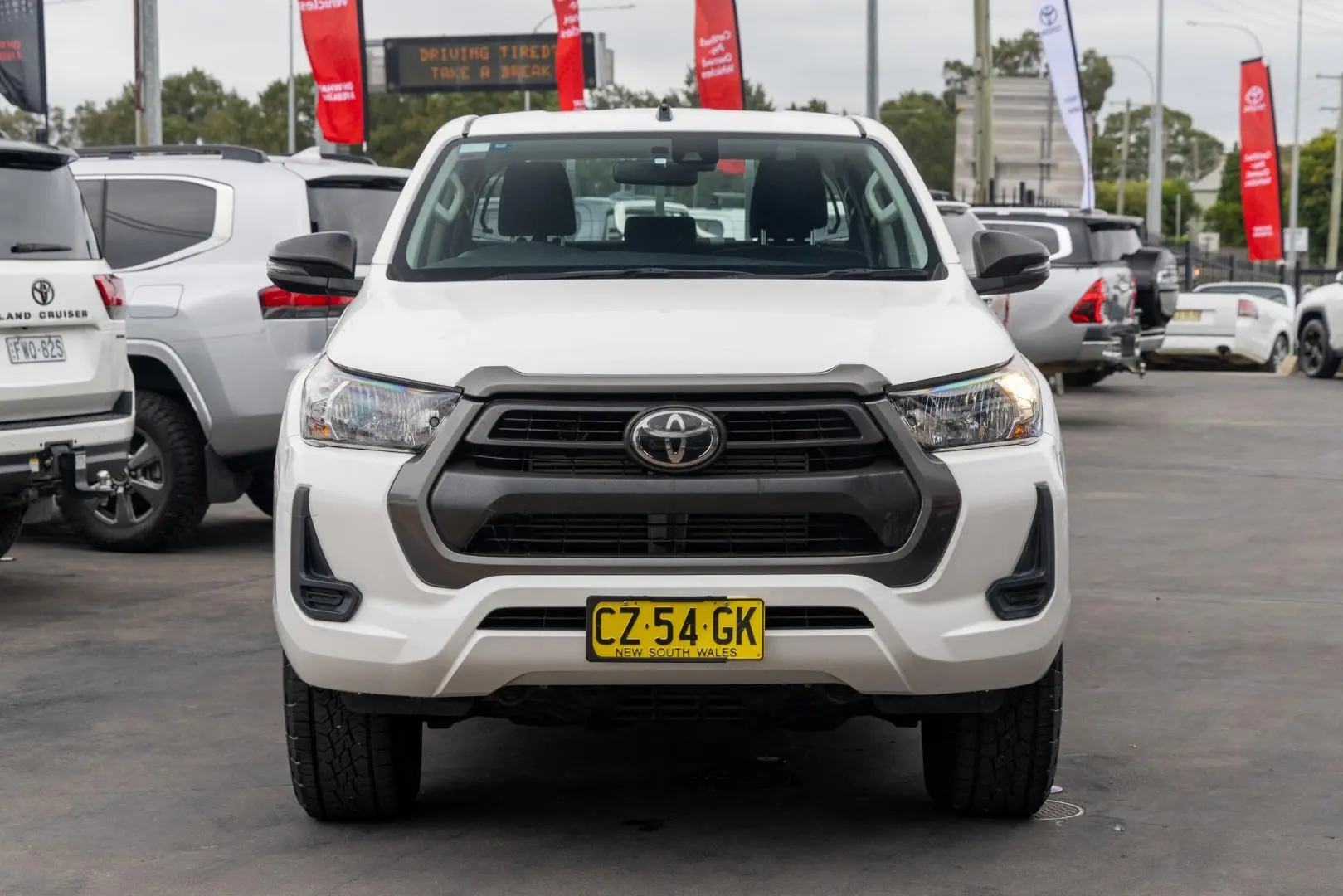 2020 Toyota Hilux Gallery Image 4