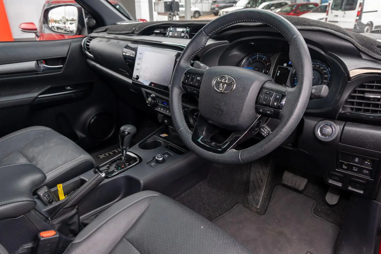 2025 Toyota Hilux Gallery Image 7