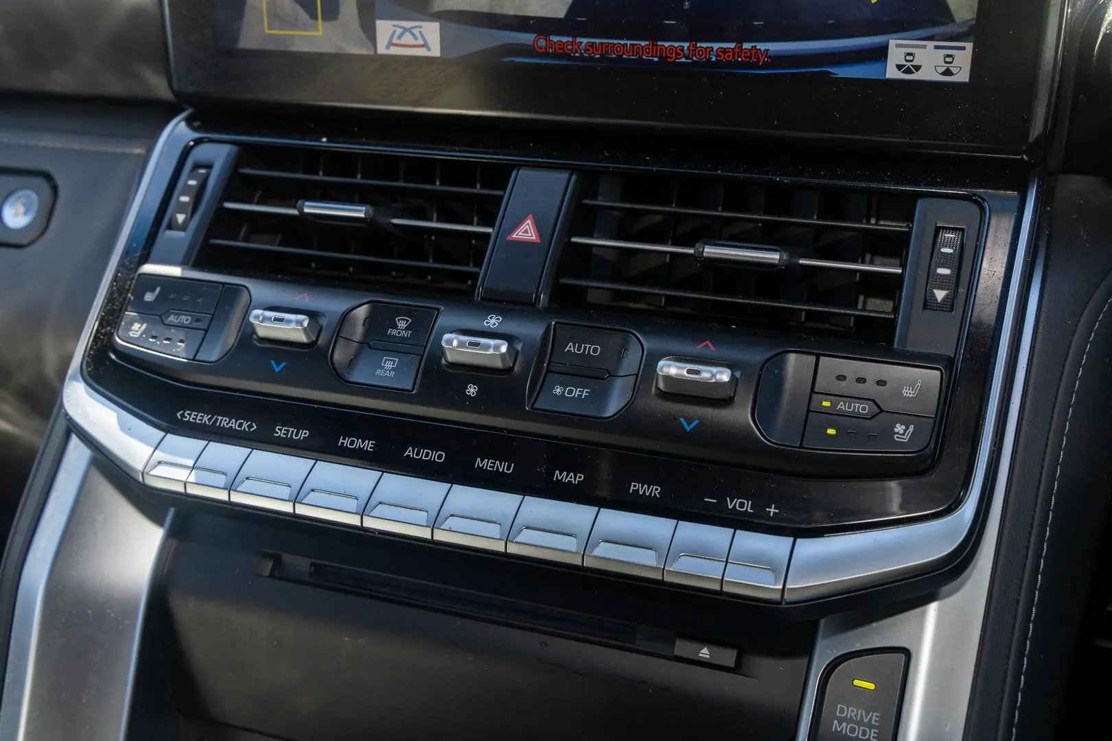 2022 Toyota Landcruiser Gallery Image 16