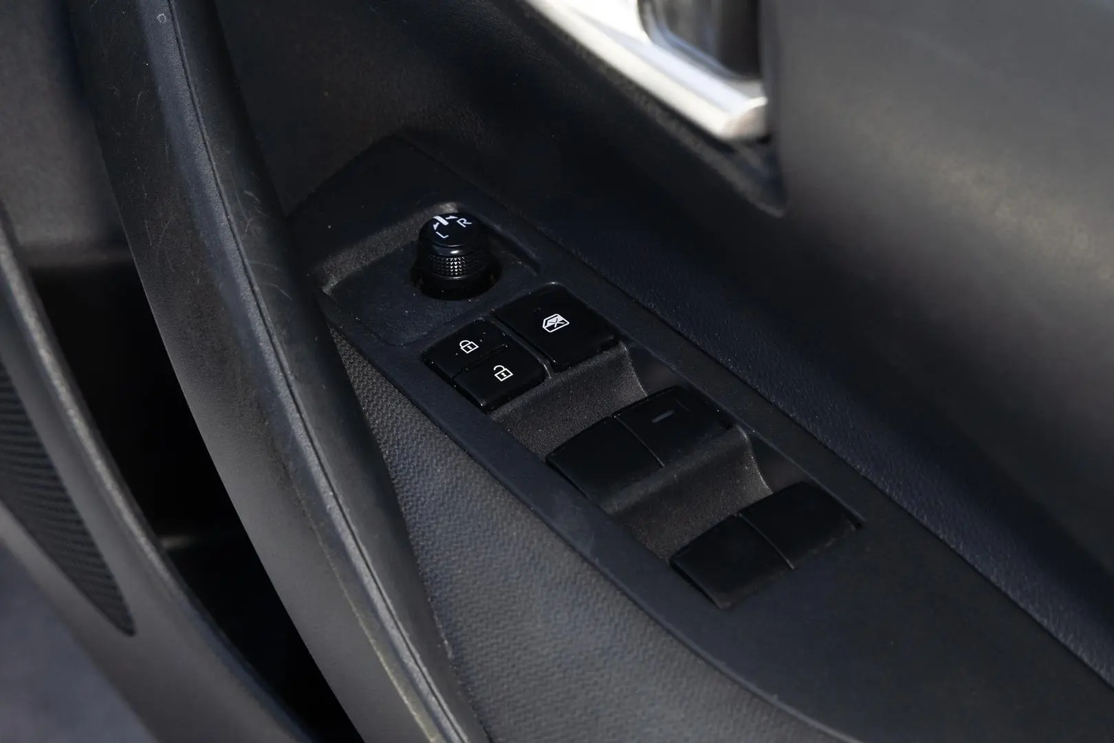 2020 Toyota Corolla Gallery Image 18