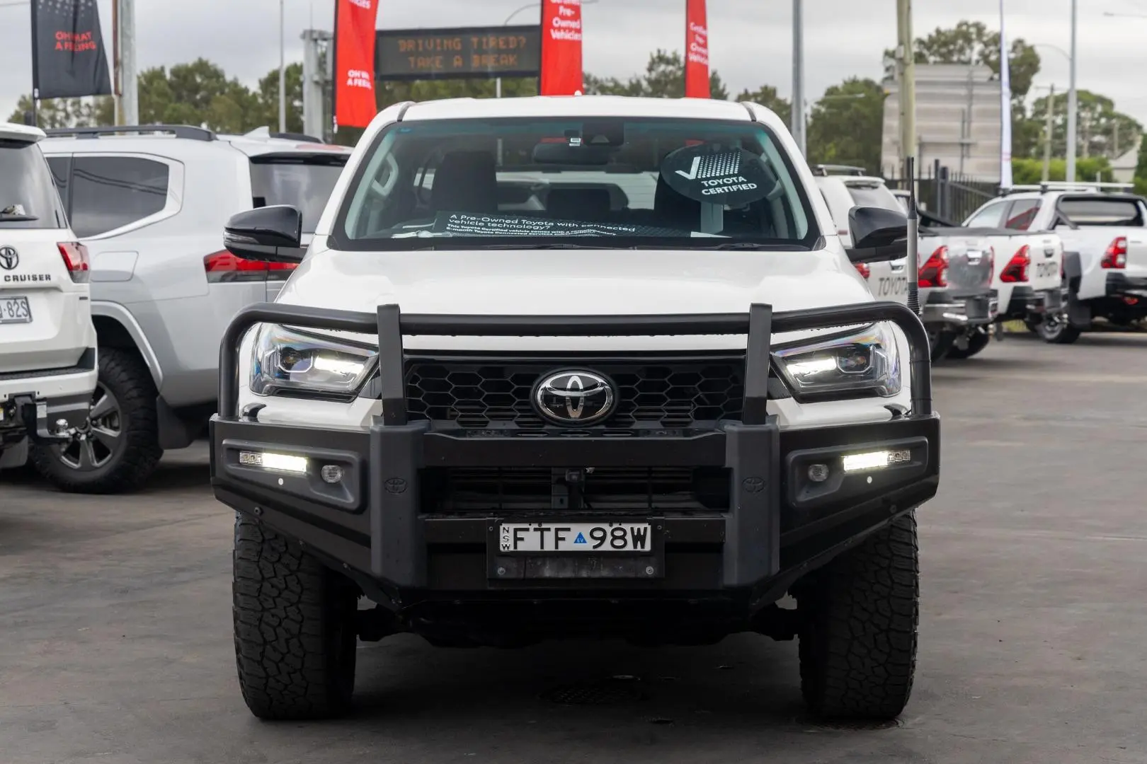 2024 Toyota Hilux Gallery Image 4