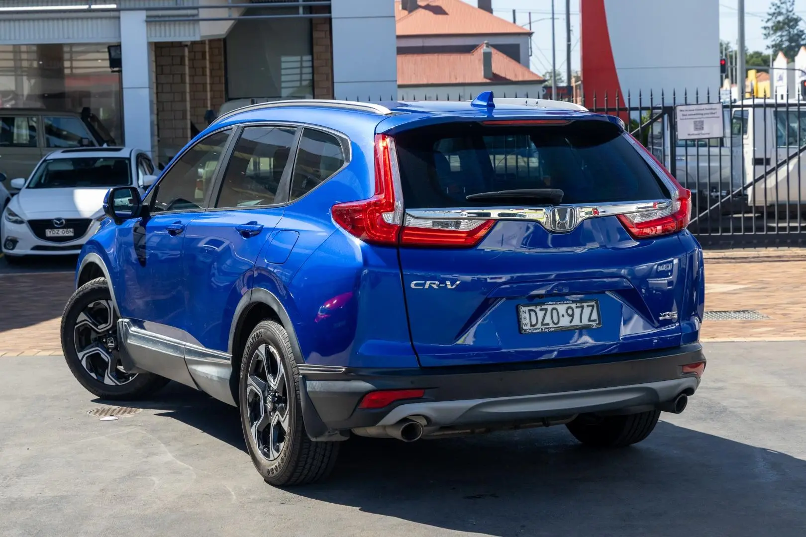 2018 Honda CR-V Gallery Image 2