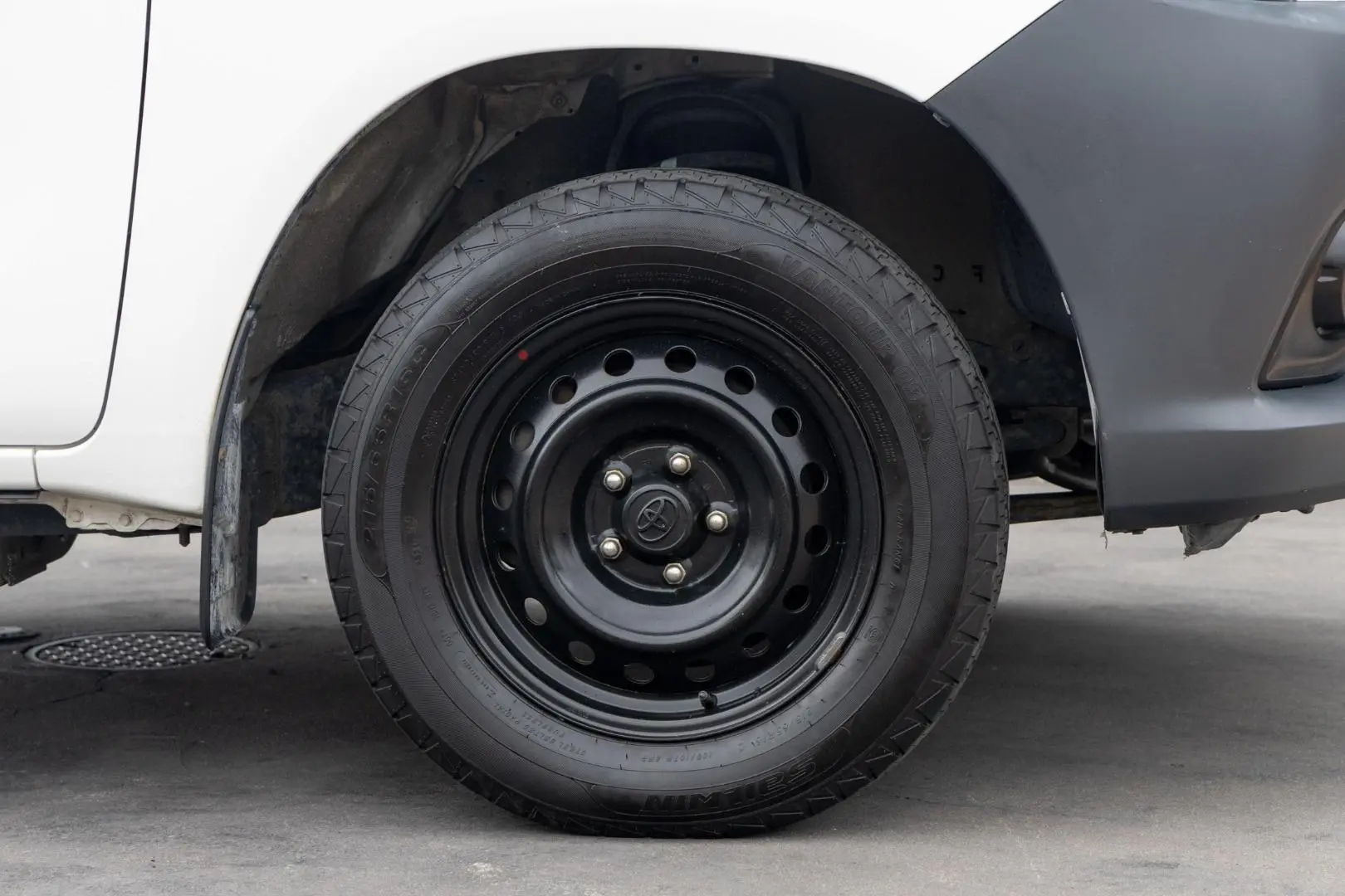 2020 Toyota Hilux Gallery Image 23