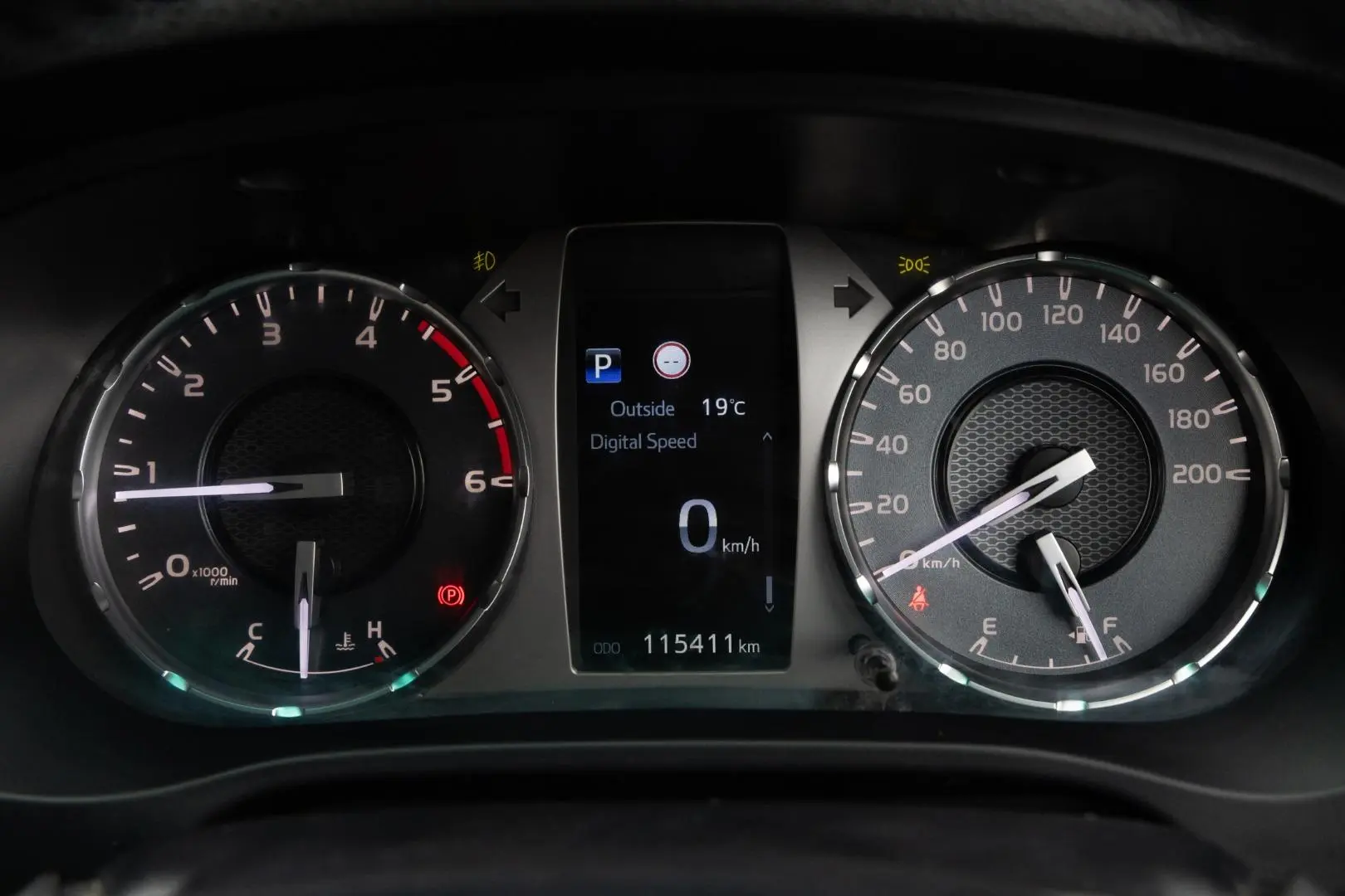 2021 Toyota Hilux Gallery Image 13