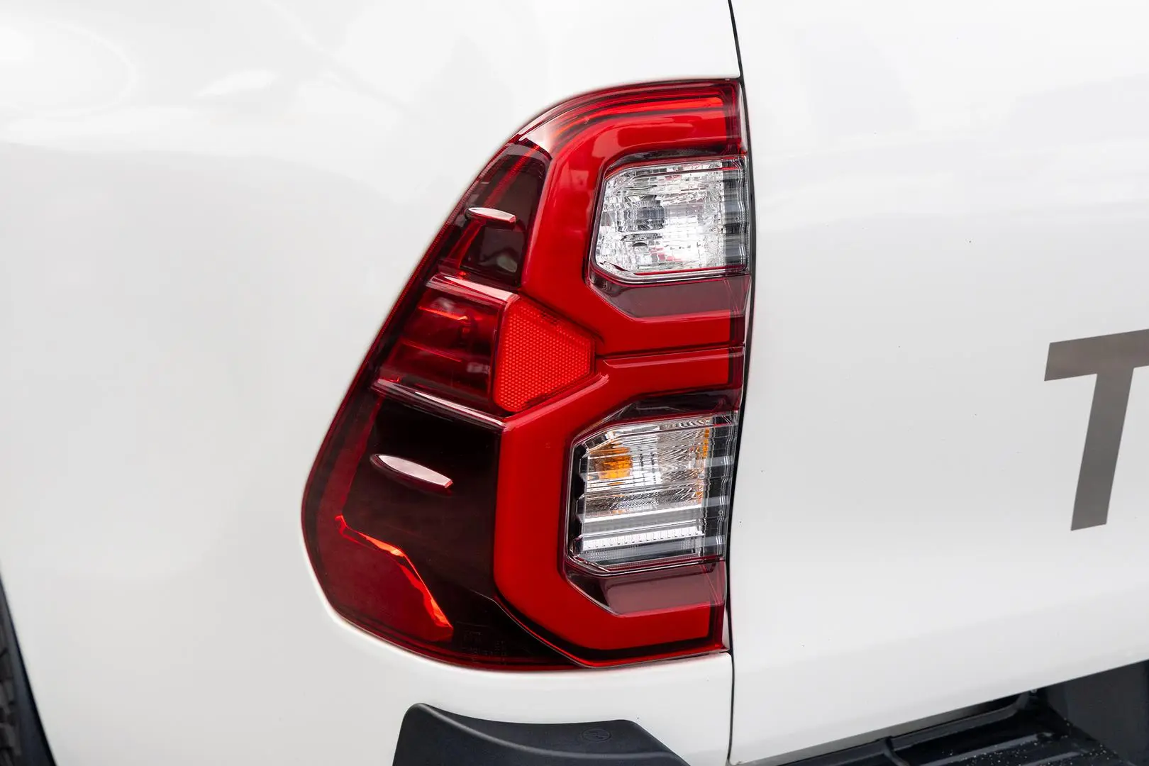 2024 Toyota Hilux Gallery Image 19