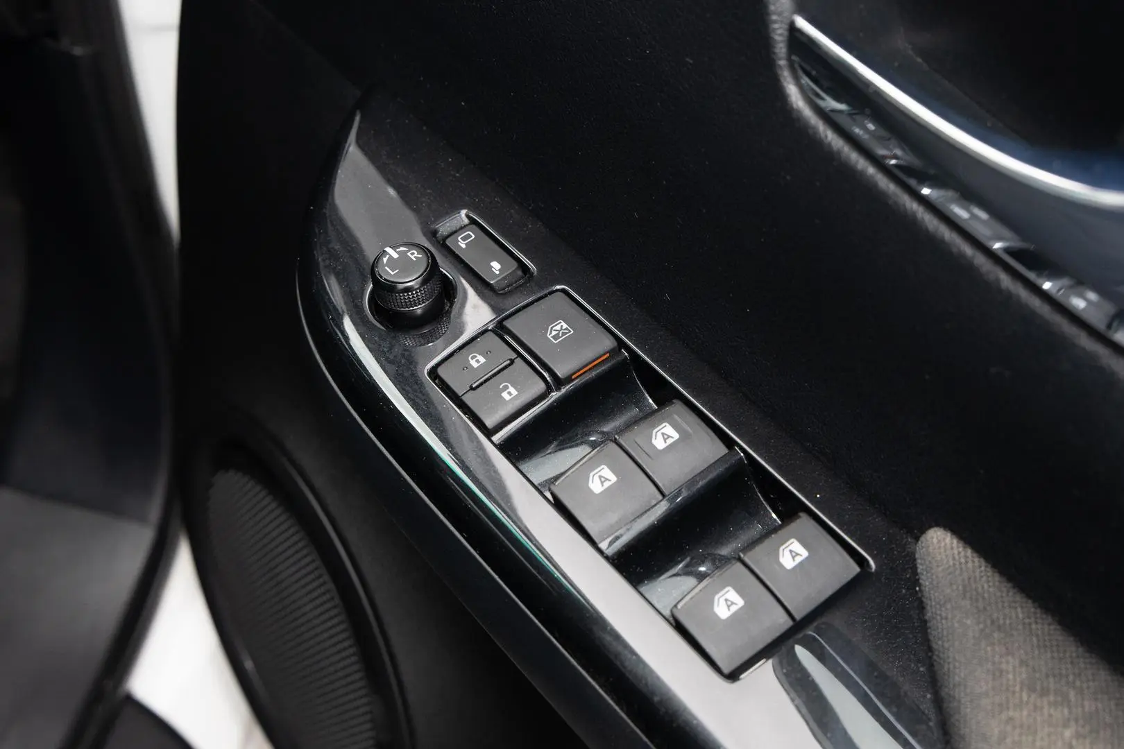 2024 Toyota Hilux Gallery Image 18