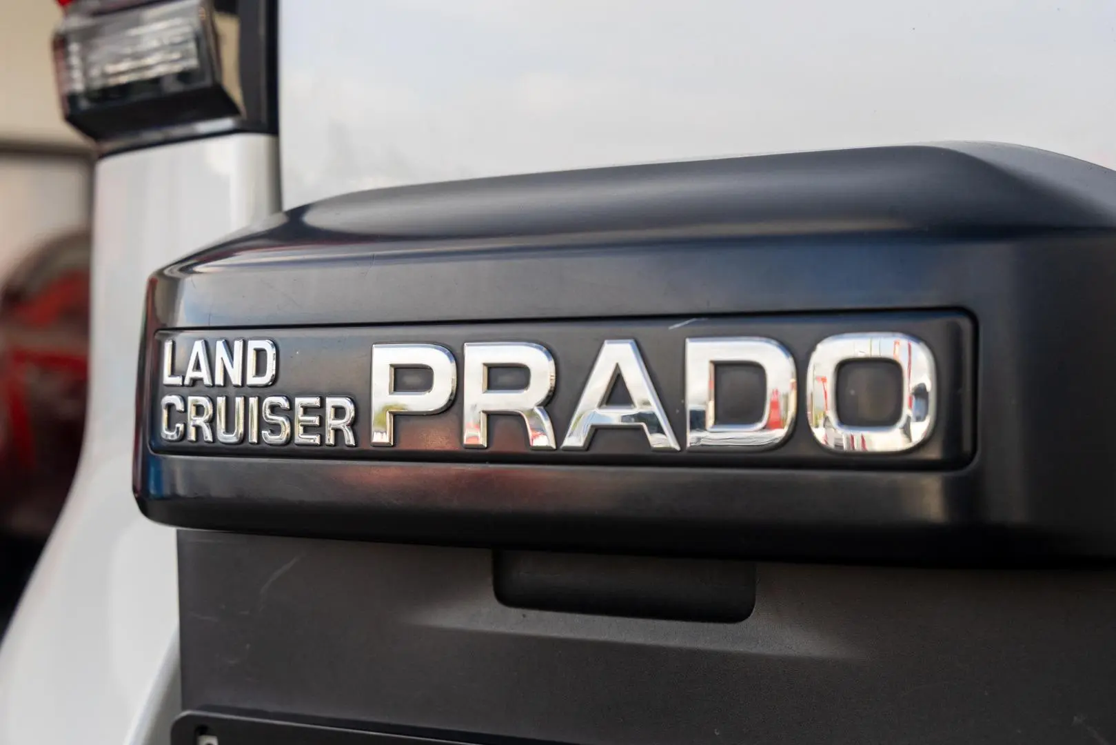 2019 Toyota Landcruiser Prado Gallery Image 21