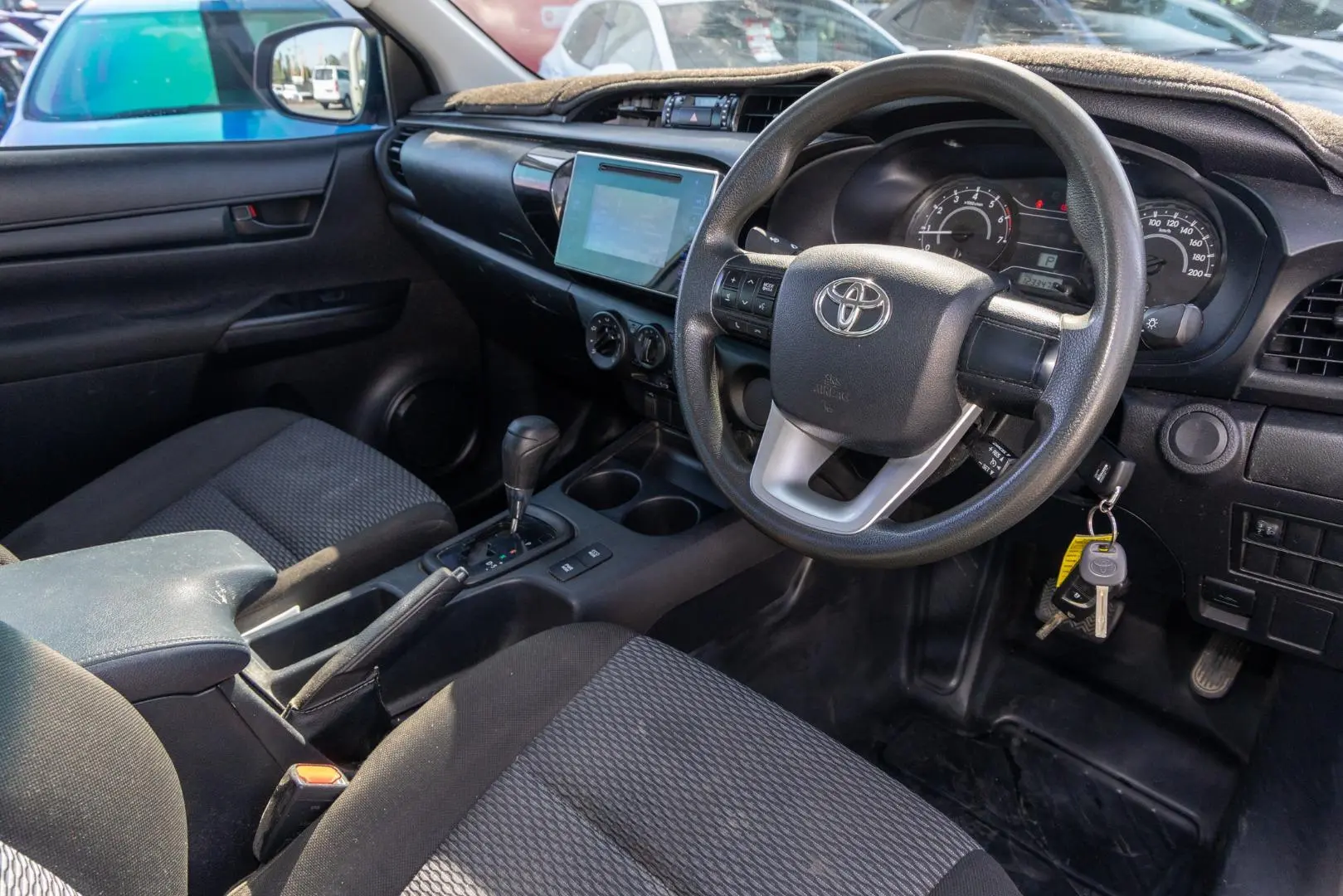 2019 Toyota Hilux Gallery Image 7