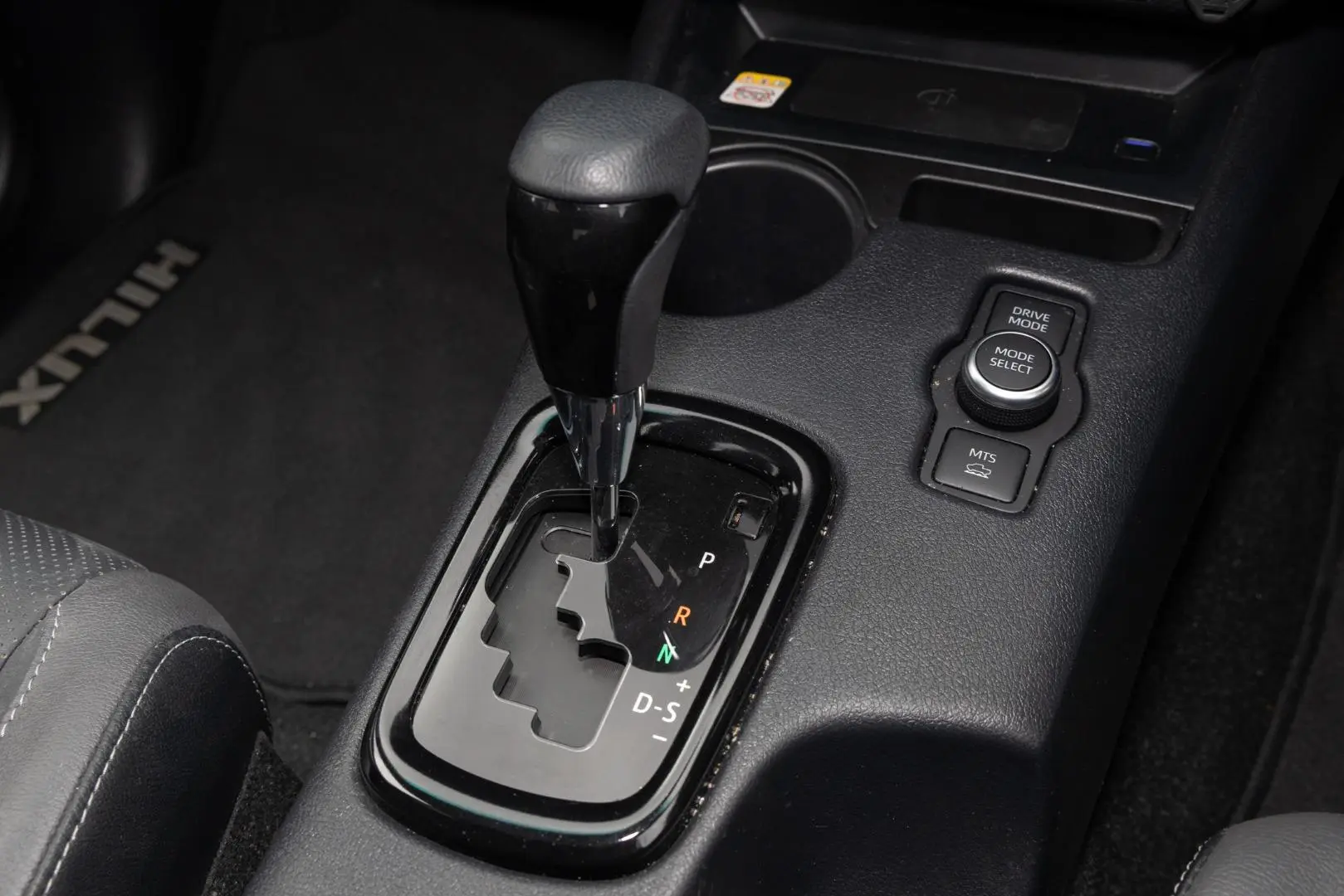 2025 Toyota Hilux Gallery Image 17